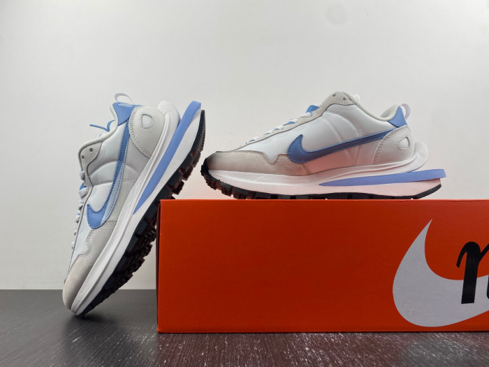 nike sacai x vaporwaffle blue white dd1875-112