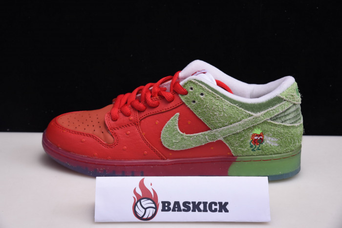 nike dunk low sb "strawberry cough" cw7093-601