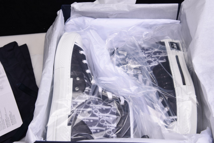 dr b23 homme kaws high-top sneaker