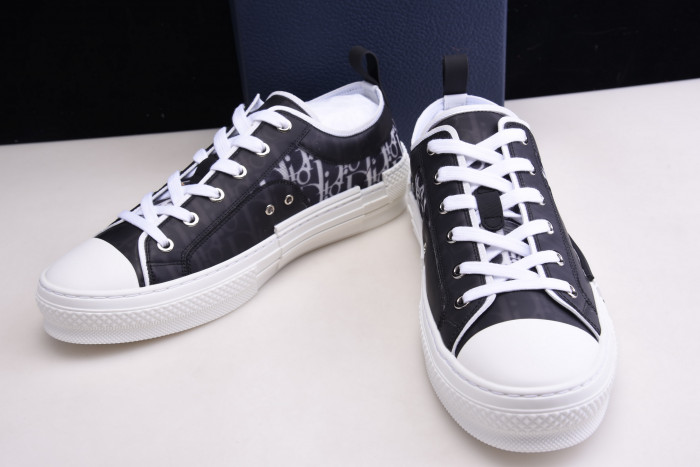 dr b23 homme kaws low-top sneaker