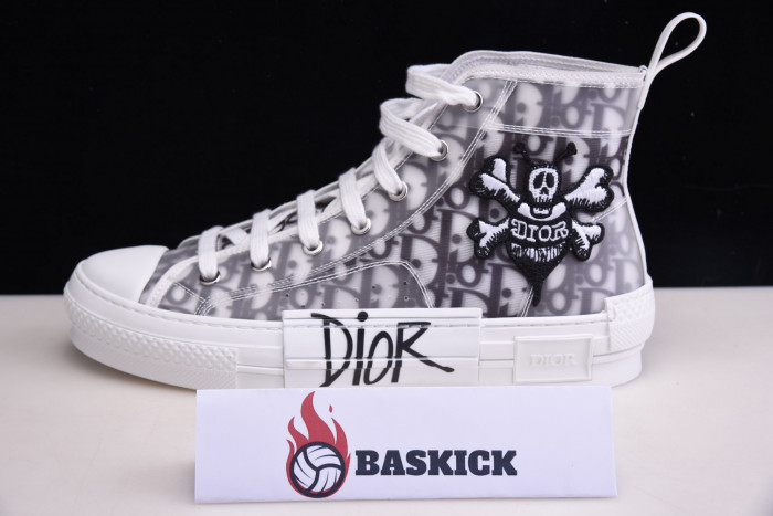 dr b23 homme kaws h903p165