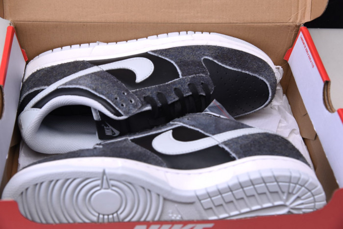 nike dunk low “zebra” dh7913-001