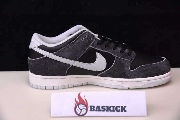 nike dunk low “zebra” dh7913-001