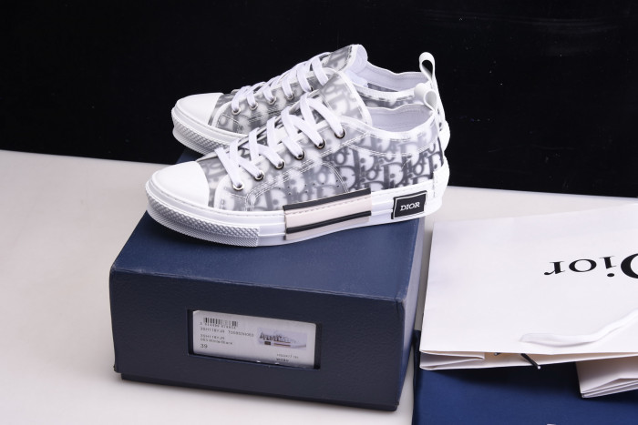 dr b23 homme kaws h903p167