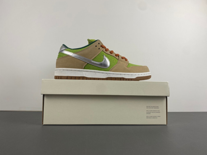 Nike SB Dunk Low "Escargot" FQ7585-200 Nike SB Dunk Low "Escargot" FQ7585-200