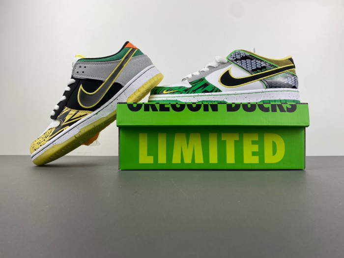 NIKE SB DUNK LOW "WHAT THE DUCKS AWAY" HV1454-100