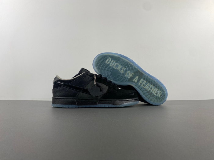 NIKE DUNK LOW BLACK WHAT THE DUCK ALTERNATE HV1470-001
