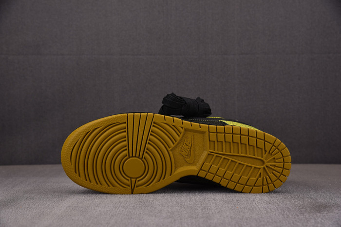 NIKE SB DUNK LOW HALLOWEEN SKULL HV6103-300