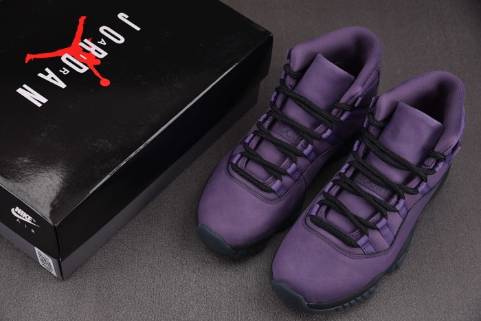 Air Jordan 11 “Las Vegas” IO8961-553