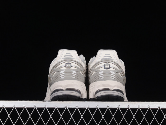 new balance 1906r moonbeam rain cloud m1906rd