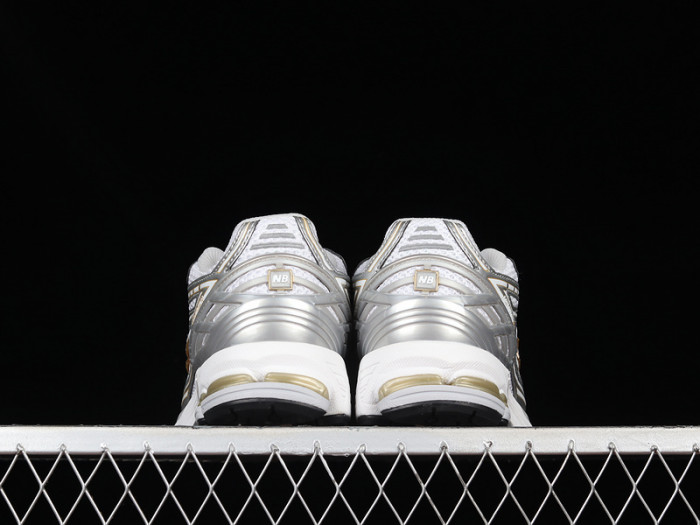 new balance 1906r white rain cloud silver metallic m1906ri