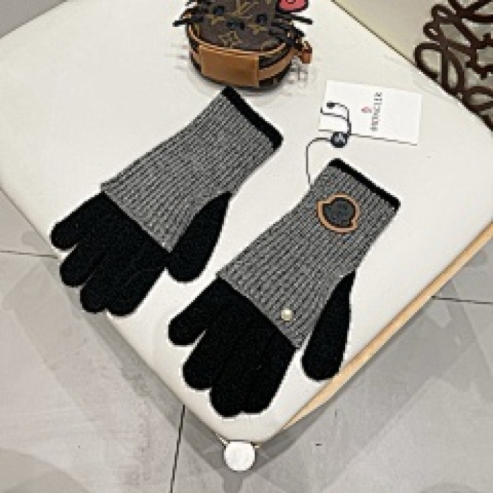 MONCLER GLOVES