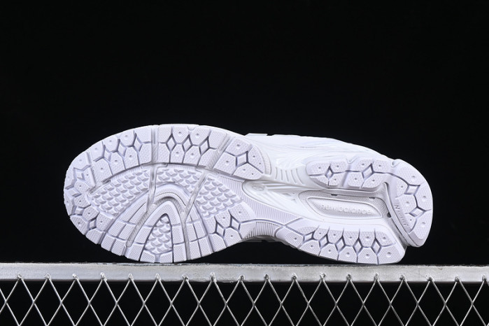 NEW BALANCE 1906W WHITE SILVER METALLIC U1906WFC